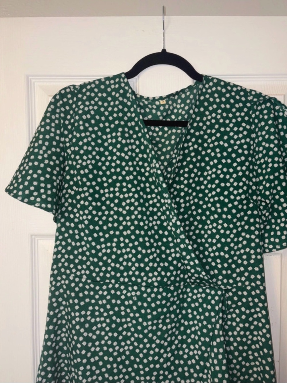 Source Unknown Green Floral Wrap Top